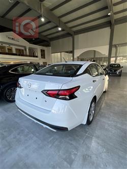 نيسان فيرسا